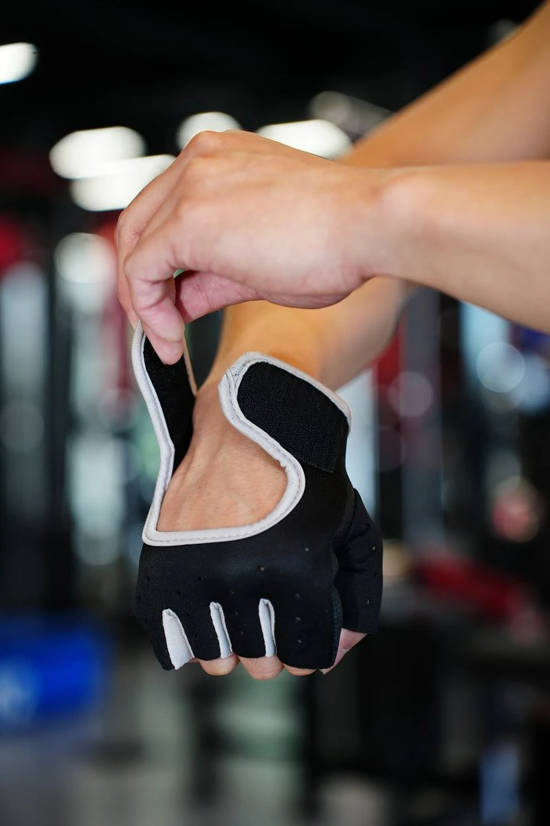 Breathable Weightlifting Gloves price